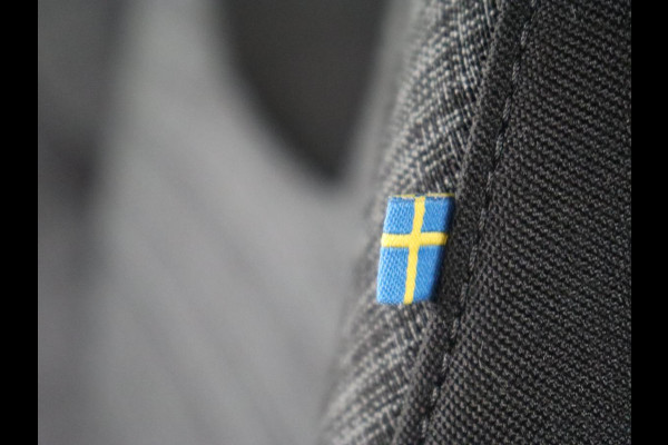 Volvo V60 2.0 T6 Plug-in hybrid AWD Core Bright | Trekhaak | Achterbankverwarming | Adaptive cruise | Carplay | Stoelverwarming | Climate control | Keyless | Parkeerhulp | PHEV | Plug In