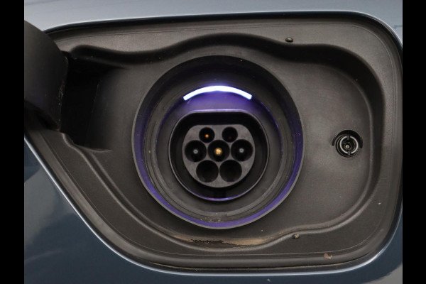 Volvo V60 2.0 T6 Plug-in hybrid AWD Core Bright | Trekhaak | Achterbankverwarming | Adaptive cruise | Carplay | Stoelverwarming | Climate control | Keyless | Parkeerhulp | PHEV | Plug In