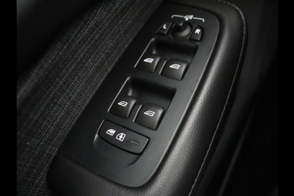 Volvo V60 2.0 T6 Plug-in hybrid AWD Core Bright | Trekhaak | Achterbankverwarming | Adaptive cruise | Carplay | Stoelverwarming | Climate control | Keyless | Parkeerhulp | PHEV | Plug In