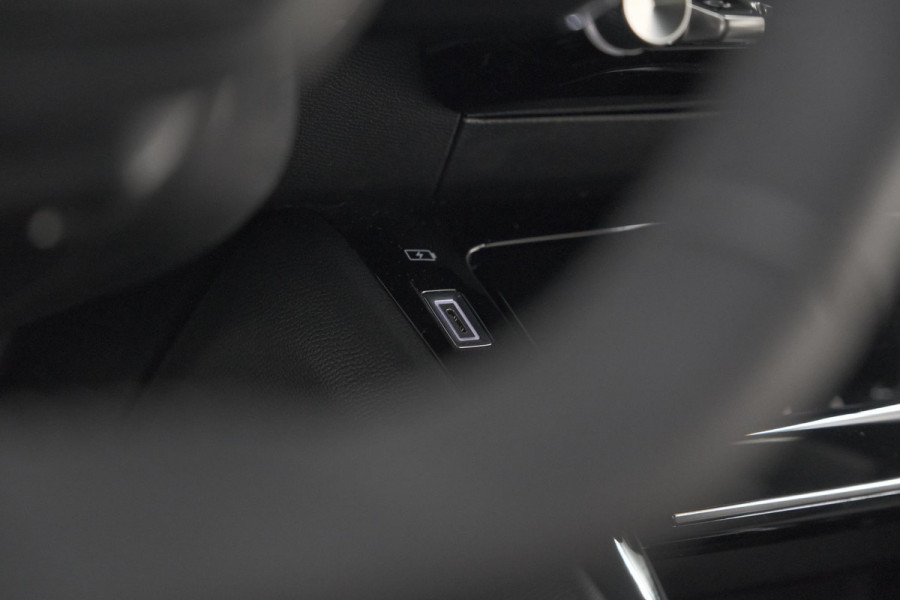 Peugeot 2008 PureTech 100 Allure | Camera | Navigatie | Parkeersensoren | Apple Carplay