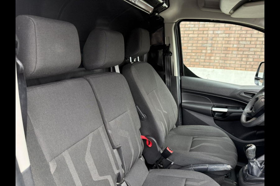 Ford Transit Connect 1.5 TDCI L1 / Trekhaak / 3-Persoons / ALL-Season / Imperial met Rol / 1e Eigenaar / LED-Laadruimte + 12Volt