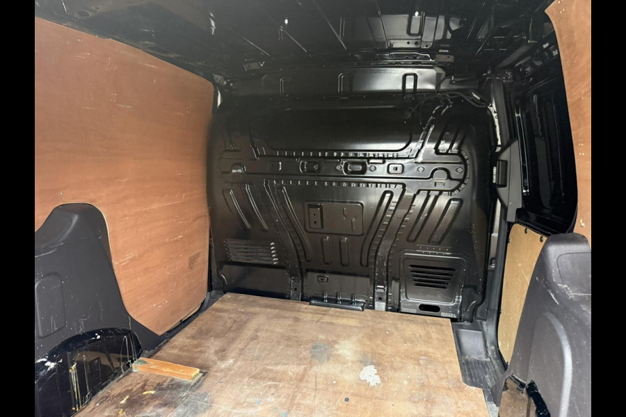 Ford Transit Connect 1.5 TDCI L1 / Trekhaak / 3-Persoons / ALL-Season / Imperial met Rol / 1e Eigenaar / LED-Laadruimte + 12Volt