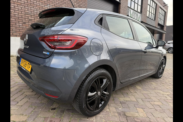 Renault Clio 1.6 E-Tech Hybrid 140 / Apple-Carplay - Android / ALL-Season / 1e Eigenaar / NED-Clio / PDC incl. weergave