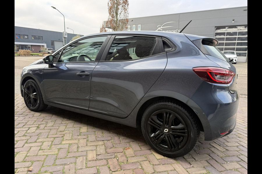 Renault Clio 1.6 E-Tech Hybrid 140 / Apple-Carplay - Android / ALL-Season / 1e Eigenaar / NED-Clio / PDC incl. weergave