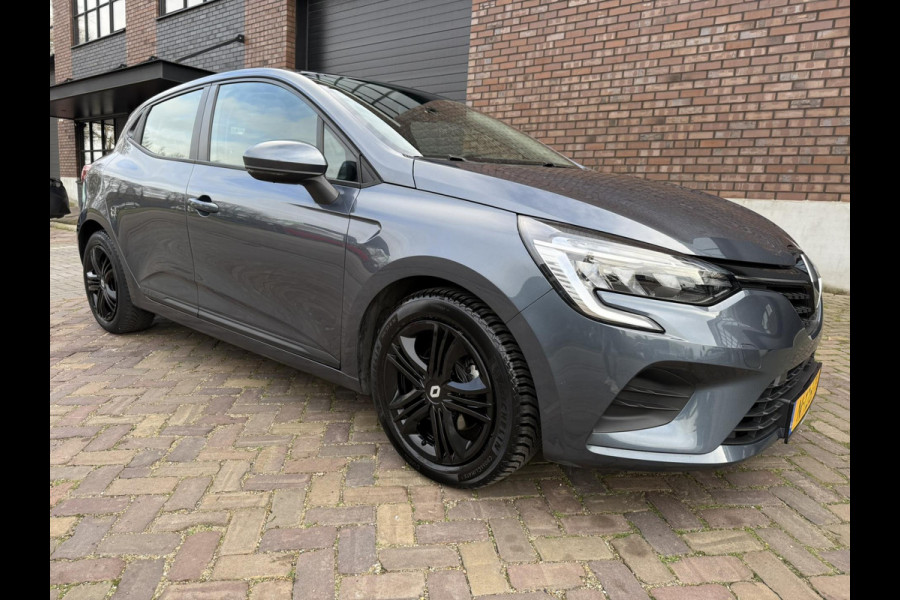 Renault Clio 1.6 E-Tech Hybrid 140 / Apple-Carplay - Android / ALL-Season / 1e Eigenaar / NED-Clio / PDC incl. weergave