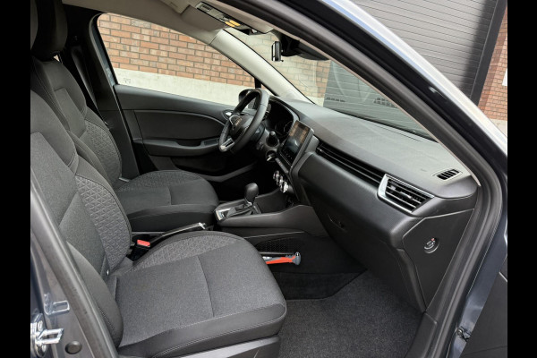 Renault Clio 1.6 E-Tech Hybrid 140 / Apple-Carplay - Android / ALL-Season / 1e Eigenaar / NED-Clio / PDC incl. weergave