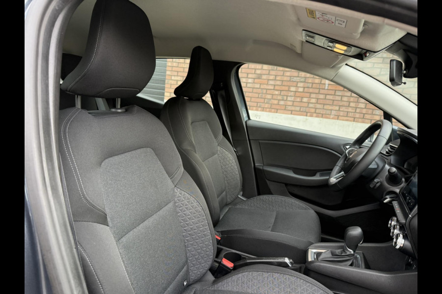 Renault Clio 1.6 E-Tech Hybrid 140 / Apple-Carplay - Android / ALL-Season / 1e Eigenaar / NED-Clio / PDC incl. weergave