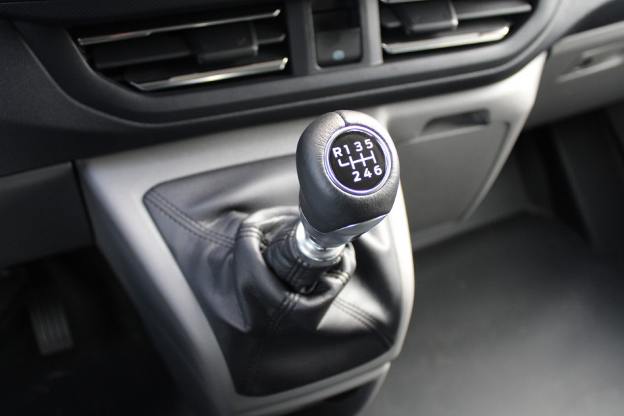 Ford Transit Custom 320 2.0 TDCI L2H1 Limited 150pk - Adaptive Cruise - Verwarmd stuur - Blind spot - Navigatie - Camera - Draadloos laden - Rijklaa