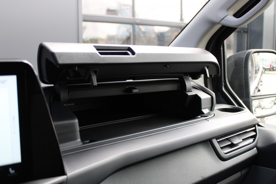 Ford Transit Custom 320 2.0 TDCI L2H1 Limited 150pk - Adaptive Cruise - Verwarmd stuur - Blind spot - Navigatie - Camera - Draadloos laden - Rijklaa