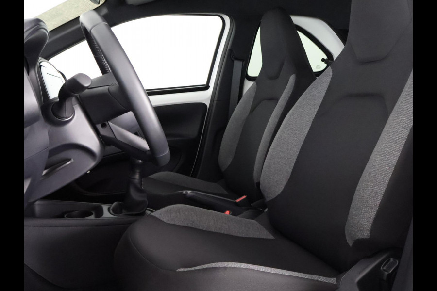 Toyota Aygo X 1.0 VVT-i MT Play Sport | Apple Carplay & Android Auto | Adaptive Cruise Control | Cruise control