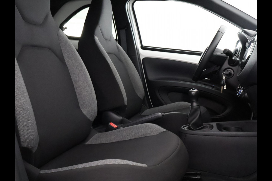 Toyota Aygo X 1.0 VVT-i MT Play Sport | Apple Carplay & Android Auto | Adaptive Cruise Control | Cruise control