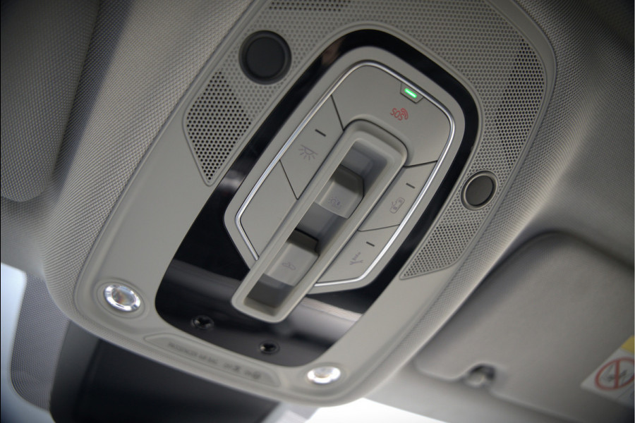 Audi e-tron 50 quattro Business edition Plus 71 kWh | Black Edition | Panoramadak | Camera | Memory Seats | Luchtvering | Adaptive Cruise Control | Keyless | Matrix LED | Leder | Stoelverwarming | NAP |