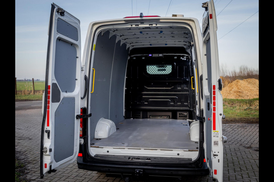 Volkswagen Crafter 35 2.0 TDI L3H3 Trendline Trekhaak|Apple CarPlay|Cruise Control