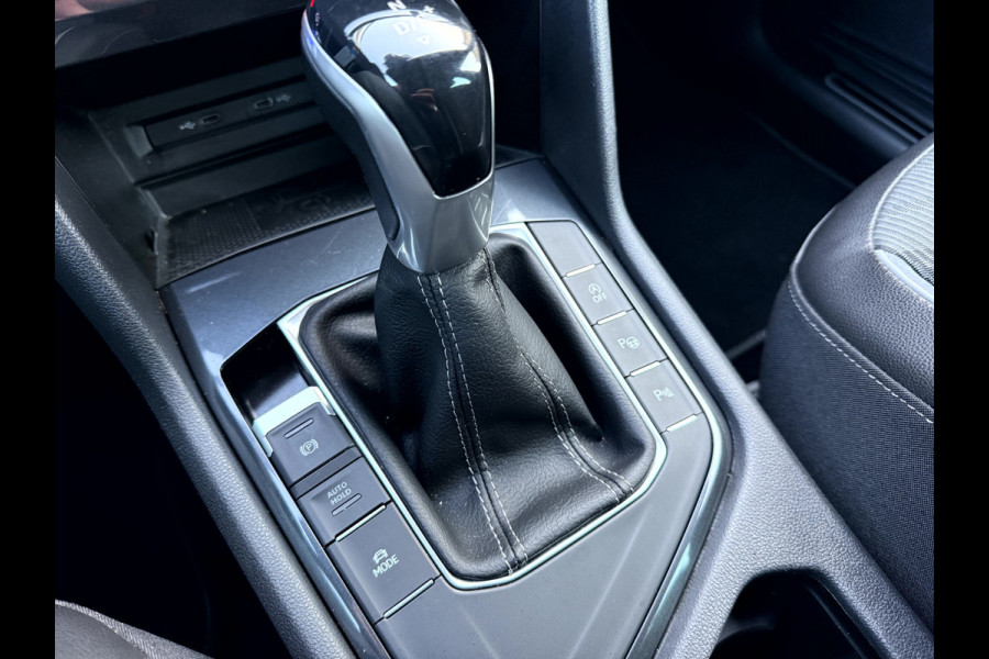 Volkswagen Tiguan 1.5 TSI R-Line Business+ 20''Lmv, Trekhaak, Stoelverwarming