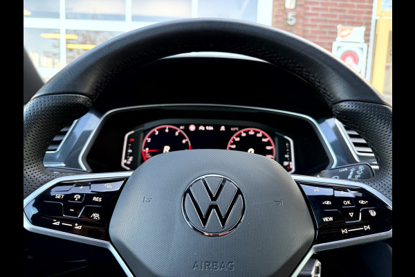 Volkswagen Tiguan 1.5 TSI R-Line Business+ 20''Lmv, Trekhaak, Stoelverwarming