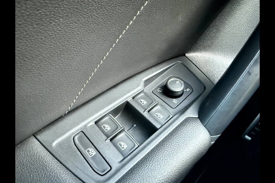 Volkswagen Tiguan 1.5 TSI R-Line Business+ 20''Lmv, Trekhaak, Stoelverwarming