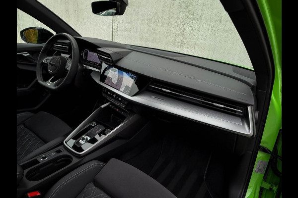 Audi A3 Sportback 45TFSI e 245pk S-Tronic Competition S Edition S-Line 1e Eig|Audi Exclusive|Pano|Kuipstoelen|360°|Ambiance|Matrix