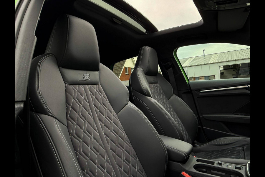 Audi A3 Sportback 45TFSI e 245pk S-Tronic Competition S Edition S-Line 1e Eig|Audi Exclusive|Pano|Kuipstoelen|360°|Ambiance|Matrix