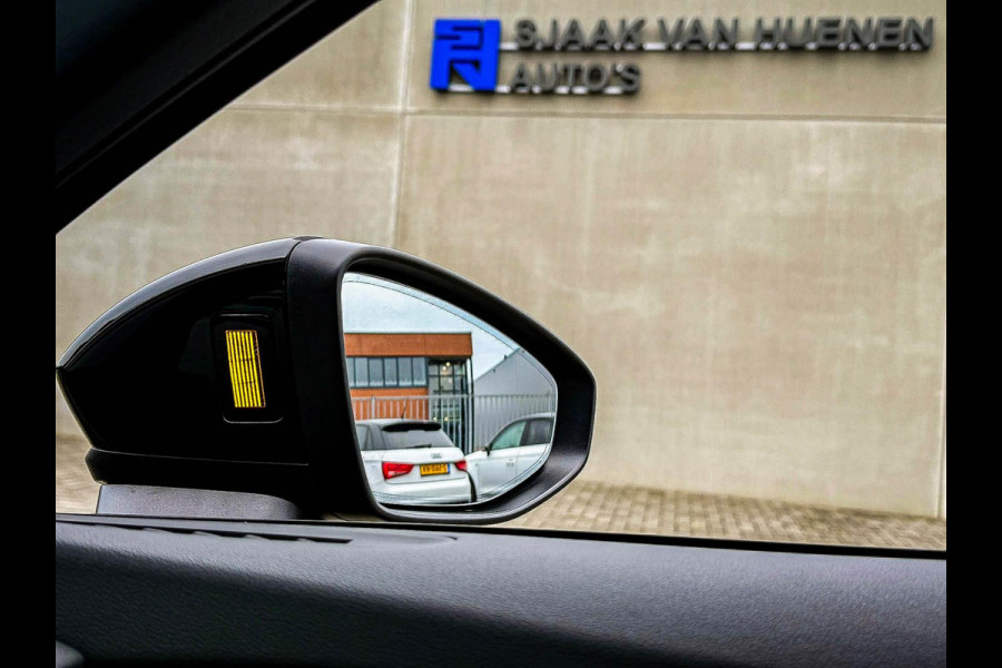 Audi A3 Sportback 45TFSI e PHEV S Edition S line Competition 245pk S-Tronic! 1e|Panoramadak|Virtual Cockpit|Supersport Kuipstoelen