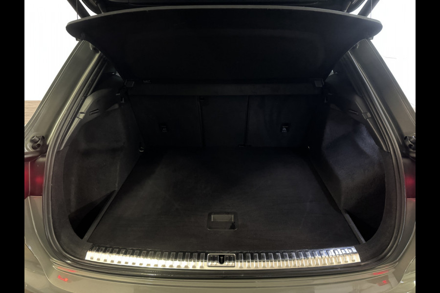 Audi Q3 35 TFSI 150PK S-TRONIC S-LINE CAMERA/TREKHAAK/LEDER/MATRIX-LED