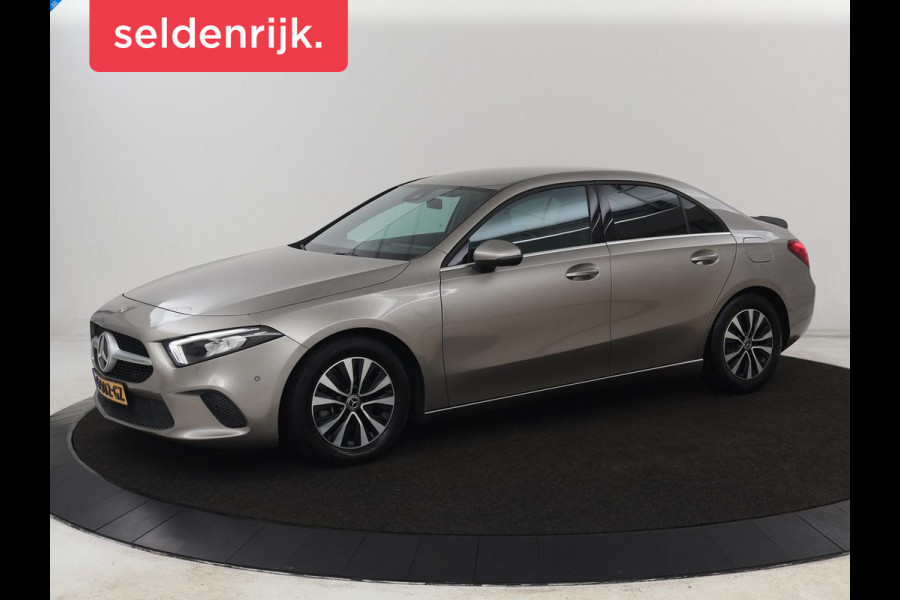 Mercedes-Benz A-Klasse 200 Business Solution | Stoelverwarming | Carplay | Half leder | Camera | Widescreen | Full LED | DAB | Park Assist | Cruise control | Bluetooth | Climate control