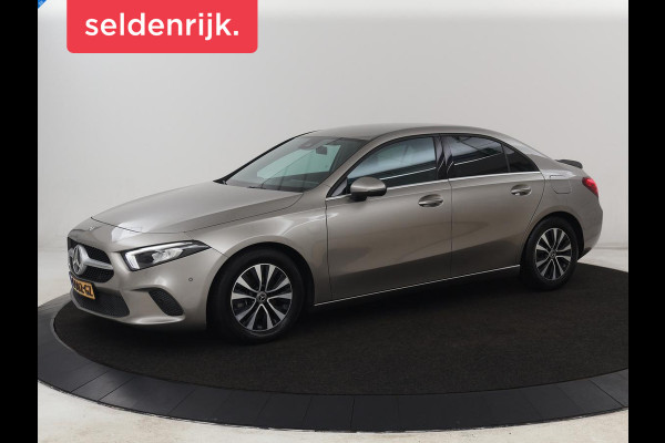 Mercedes-Benz A-Klasse 200 Business Solution | Stoelverwarming | Carplay | Half leder | Camera | Widescreen | Full LED | DAB | Park Assist | Cruise control | Bluetooth | Climate control