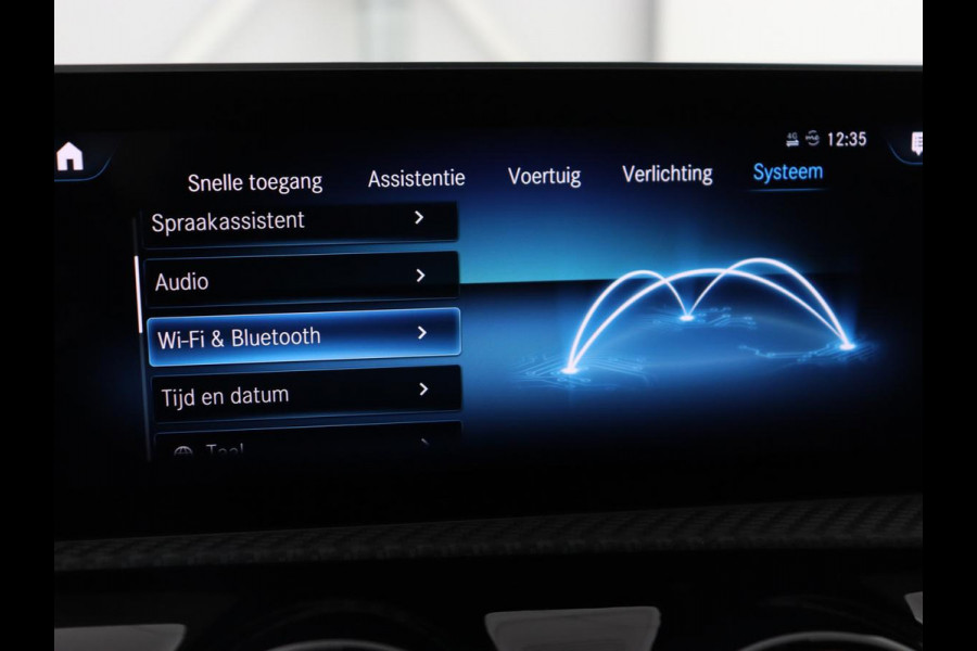 Mercedes-Benz A-Klasse 200 Business Solution | Stoelverwarming | Carplay | Half leder | Camera | Widescreen | Full LED | DAB | Park Assist | Cruise control | Bluetooth | Climate control