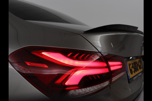 Mercedes-Benz A-Klasse 200 Business Solution | Stoelverwarming | Carplay | Half leder | Camera | Widescreen | Full LED | DAB | Park Assist | Cruise control | Bluetooth | Climate control