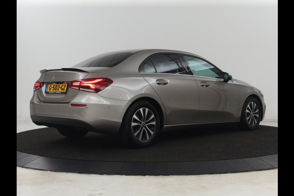 Mercedes-Benz A-Klasse 200 Business Solution | Stoelverwarming | Carplay | Half leder | Camera | Widescreen | Full LED | DAB | Park Assist | Cruise control | Bluetooth | Climate control