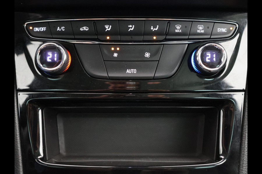 Opel Astra Sports Tourer 1.2 ELEGANCE NAVI GARANTIE TOT 9-2031* PARKEERSENSOREN V+A . CAMERA . APPLE CARPLAY