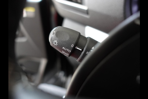 Opel Vivaro 2.0 CDTI 145 pk L3H1 Edition 3-zits Automaat Airco Navigatie Bluetooth Trekhaak