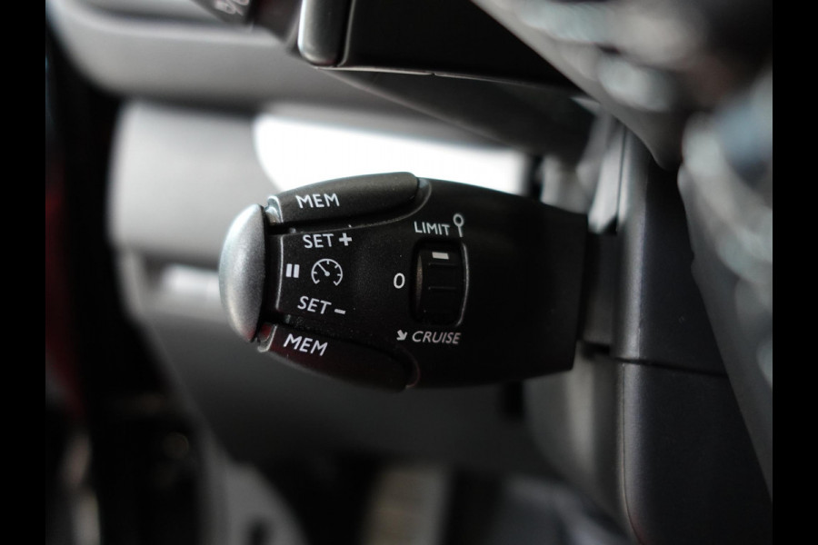 Opel Vivaro 2.0 CDTI 145 pk L3H1 Edition 3-zits Automaat Airco Navigatie Bluetooth Trekhaak