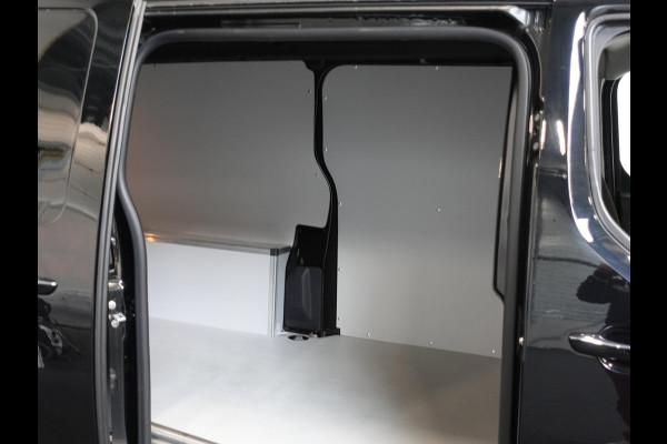 Opel Vivaro 2.0 CDTI 145 pk L3H1 Edition 3-zits Automaat Airco Navigatie Bluetooth Trekhaak