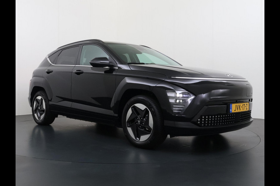 Hyundai KONA ELECTRIC Comfort Smart 65.4 kWh | Longrange | 3-Fase Lader | Warmtepomp | Dealeronderhouden | Fabrieksgarantie Hyundai tot 2029 | Elektrische Achterklep | Stoel & Stuurverwarming | Afnembare Trekhaak | Rijklaar Geleverd