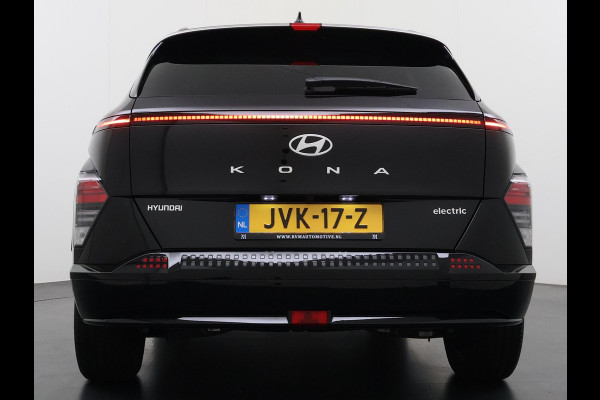 Hyundai KONA ELECTRIC Comfort Smart 65.4 kWh | Longrange | 3-Fase Lader | Warmtepomp | Dealeronderhouden | Fabrieksgarantie Hyundai tot 2029 | Elektrische Achterklep | Stoel & Stuurverwarming | Afnembare Trekhaak | Rijklaar Geleverd