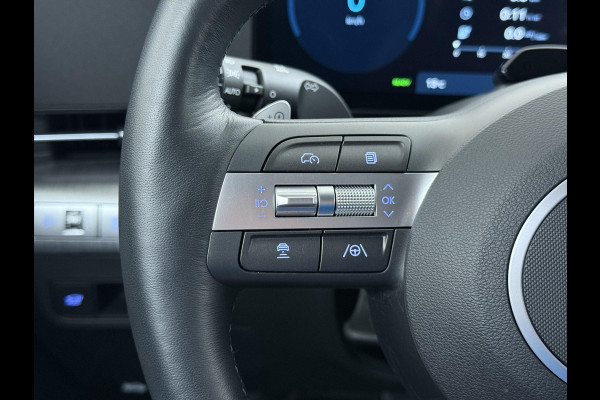 Hyundai KONA ELECTRIC Comfort Smart 65.4 kWh | Longrange | 3-Fase Lader | Warmtepomp | Dealeronderhouden | Fabrieksgarantie Hyundai tot 2029 | Elektrische Achterklep | Stoel & Stuurverwarming | Afnembare Trekhaak | Rijklaar Geleverd