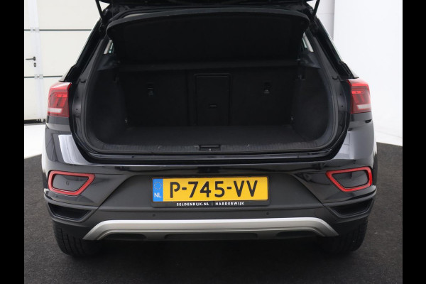 Volkswagen T-Roc 1.5 TSI Life Business | Stoelverwarming | Camera | Virtual Cockpit | Carplay | Full LED | Adaptive cruise | Navigatie | Park Assist | Climate control | DAB | Bluetooth