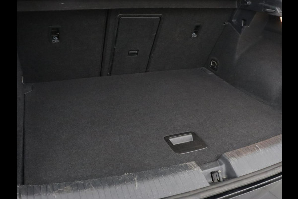 Volkswagen T-Roc 1.5 TSI Life Business | Stoelverwarming | Camera | Virtual Cockpit | Carplay | Full LED | Adaptive cruise | Navigatie | Park Assist | Climate control | DAB | Bluetooth
