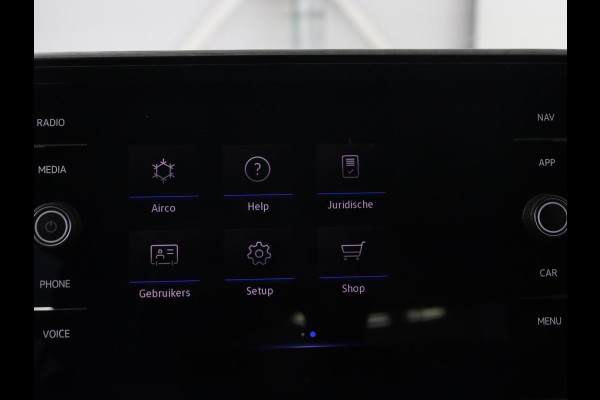 Volkswagen T-Roc 1.5 TSI Life Business | Stoelverwarming | Camera | Virtual Cockpit | Carplay | Full LED | Adaptive cruise | Navigatie | Park Assist | Climate control | DAB | Bluetooth