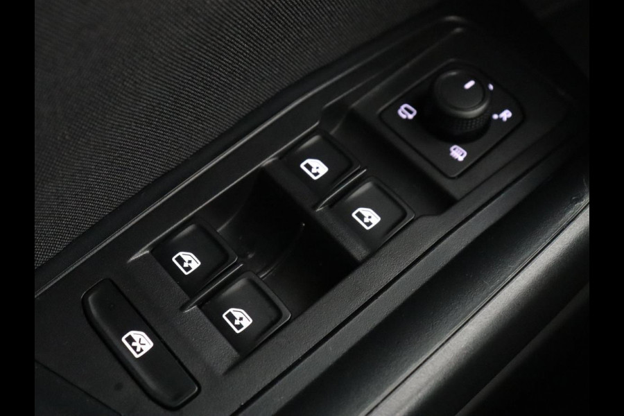 Volkswagen T-Roc 1.5 TSI Life Business | Stoelverwarming | Camera | Virtual Cockpit | Carplay | Full LED | Adaptive cruise | Navigatie | Park Assist | Climate control | DAB | Bluetooth