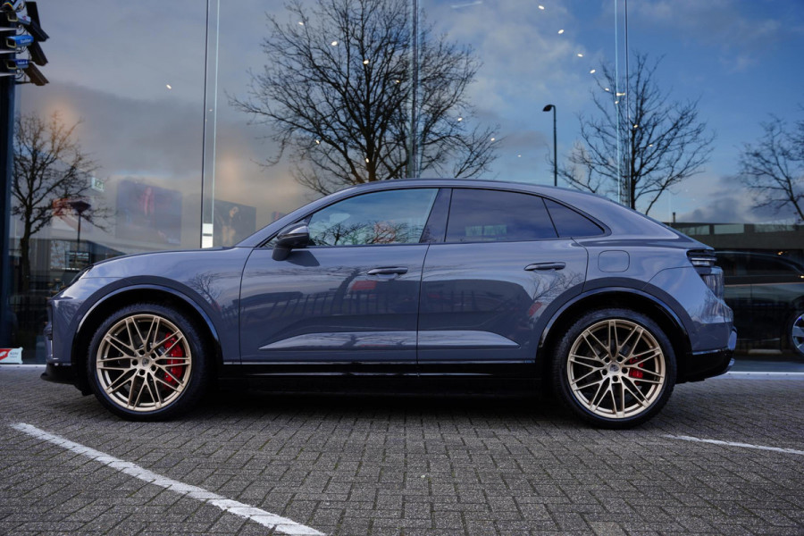 Porsche Macan Turbo 100 kWh / Passenger Display / Panoramadak / 2 D.Km