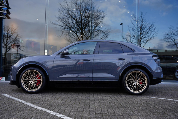 Porsche Macan Turbo 100 kWh / Passenger Display / Panoramadak / 2 D.Km