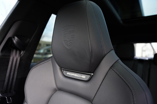 Porsche Macan Turbo 100 kWh / Passenger Display / Panoramadak / 2 D.Km