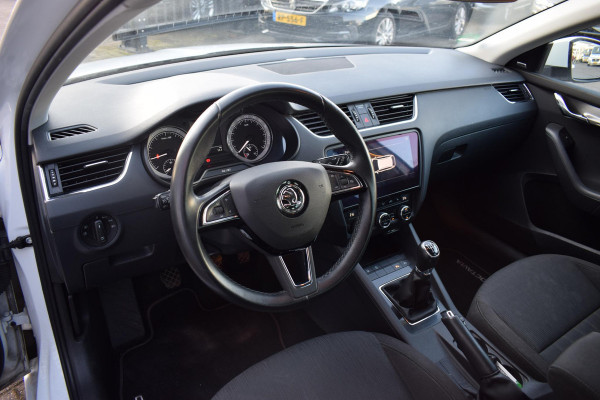 Škoda Octavia Combi 1.0 TSI Greentech Style Business | Trekhaak | Apple CarPlay | Keyless | Stoelverwarming