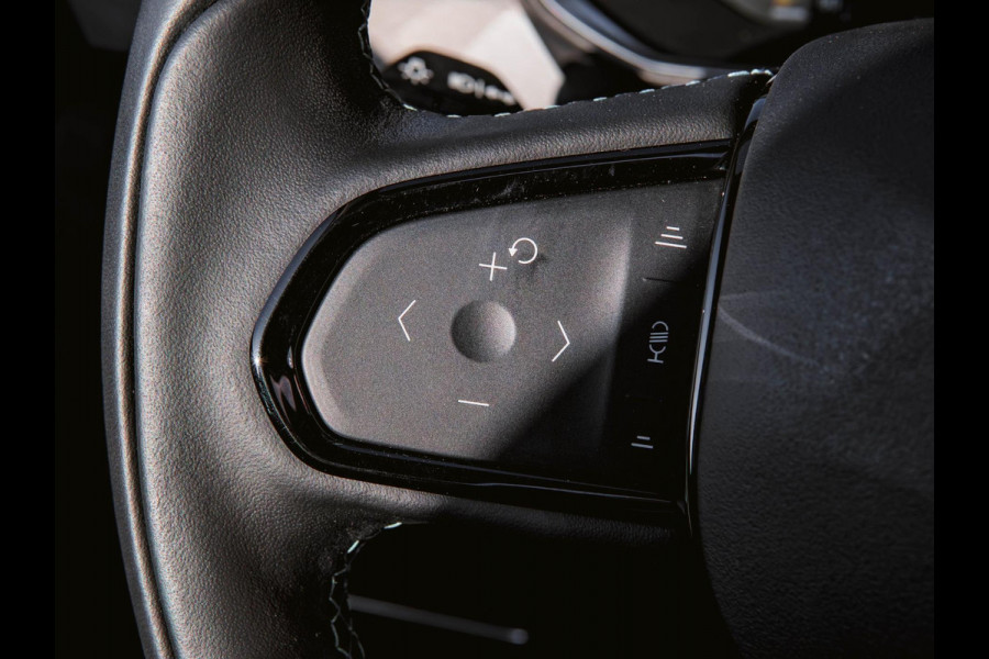 Lynk & Co 01 1.5 Black Edition Panoramadak|360° Camera|ACC|Stoelverwarming|Navi|Carplay