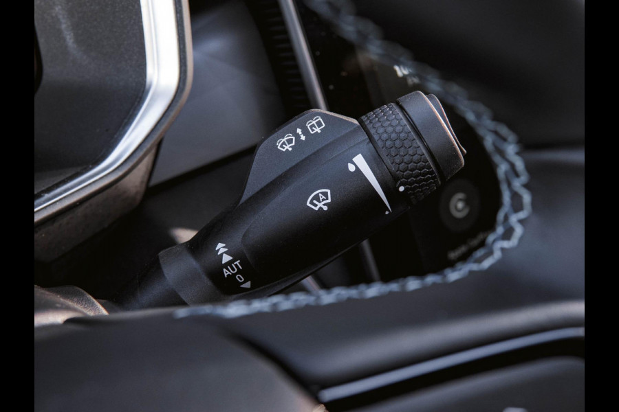 Lynk & Co 01 1.5 Black Edition Panoramadak|360° Camera|ACC|Stoelverwarming|Navi|Carplay