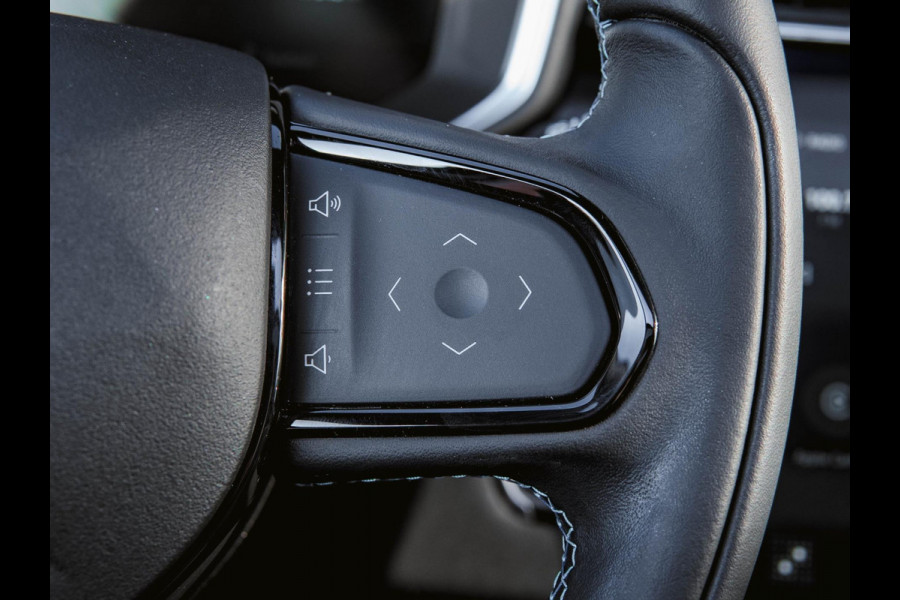 Lynk & Co 01 1.5 Black Edition Panoramadak|360° Camera|ACC|Stoelverwarming|Navi|Carplay