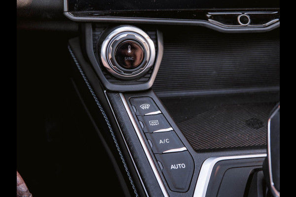 Lynk & Co 01 1.5 Black Edition Panoramadak|360° Camera|ACC|Stoelverwarming|Navi|Carplay