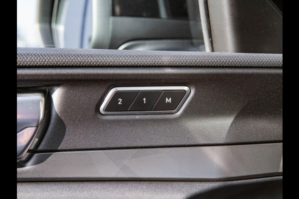 Lynk & Co 01 1.5 Black Edition Panoramadak|360° Camera|ACC|Stoelverwarming|Navi|Carplay