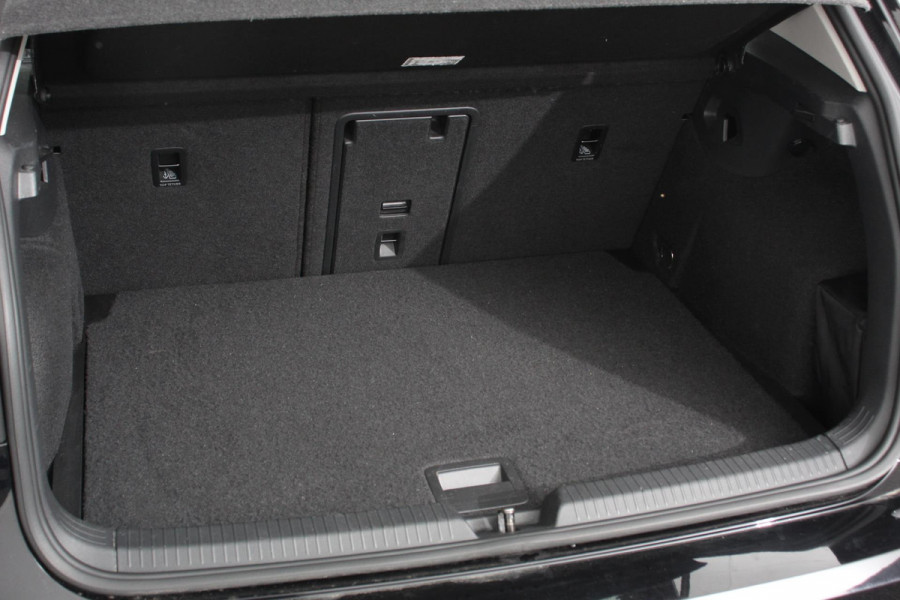 Volkswagen Golf 1.5 eTSI 150pk DSG Style | Navigatie | Apple Carplay/Android Auto | Parkeersensoren | Adaptive Cruise Control | Blind Spot Assist | Stoel- en stuurverwarming | Ledverlichting | Virtual Cockpit | Lane Assist | Climatronic